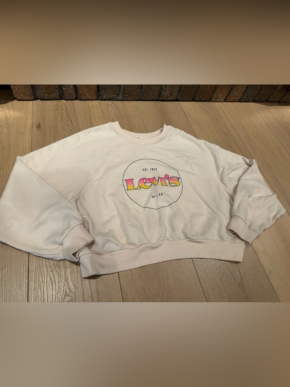 Levi's Light Pink Logo Cropped Sweatshirt